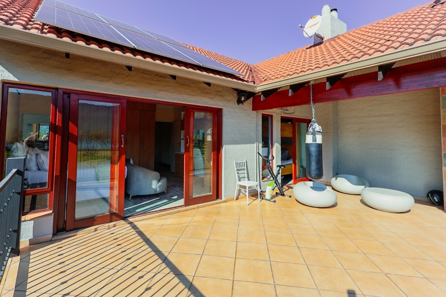 3 Bedroom Property for Sale in The Coves North West